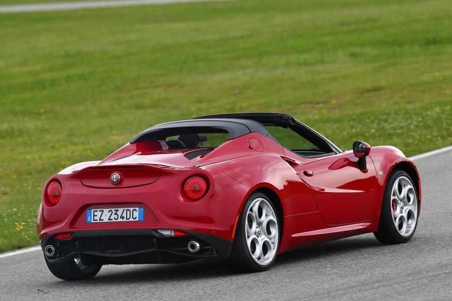  Alfa Romeo 4C Spider (960) 2015 года  (WW) (фото 45 из 59)